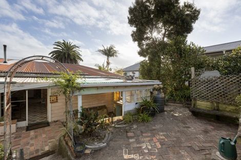 Photo of property in 11 May Street, Mount Maunganui, 3116