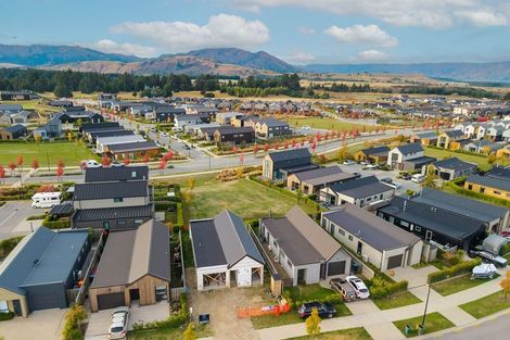 Photo of property in 32 Obelisk Street, Wanaka, 9305