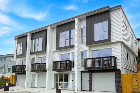 Photo of property in 35 Lawson Creek Street, Massey, Auckland, 0614