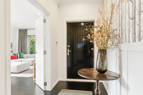 Photo of property in 8 Lochiel Road, Khandallah, Wellington, 6035