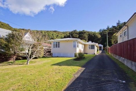 Photo of property in 46b Stanley Street, Wainuiomata, Lower Hutt, 5014