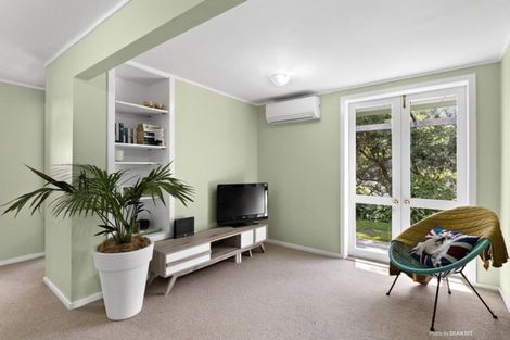 Photo of property in 96 Sidlaw Street, Strathmore Park, Wellington, 6022