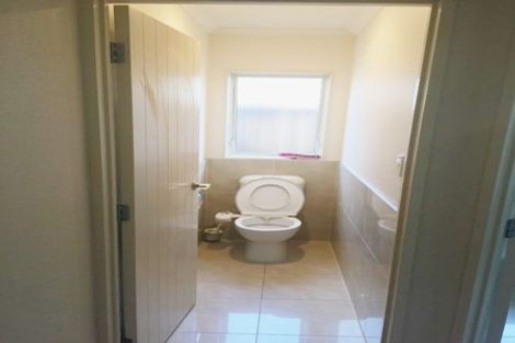 Photo of property in 16 Monash Place, Flat Bush, Auckland, 2016