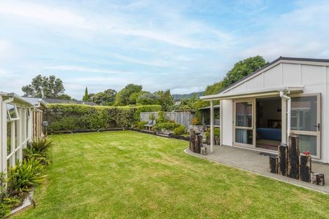 Photo of property in 3 Kanawa Street, Waikanae, 5036
