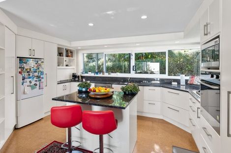 Photo of property in 28 Kakariki Grove, Waikanae, 5036