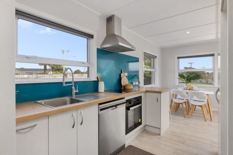 Photo of property in 19 Taupo Avenue, Mount Maunganui, 3116