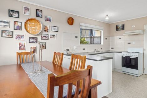 Photo of property in 8 Valley Road, Te Puke, 3119