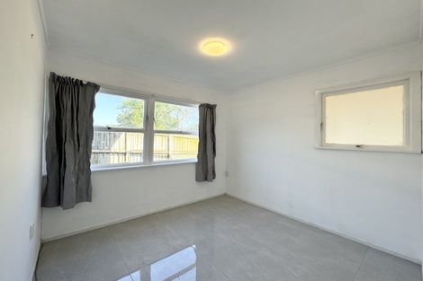 Photo of property in 92 Bond Crescent, Forrest Hill, Auckland, 0620