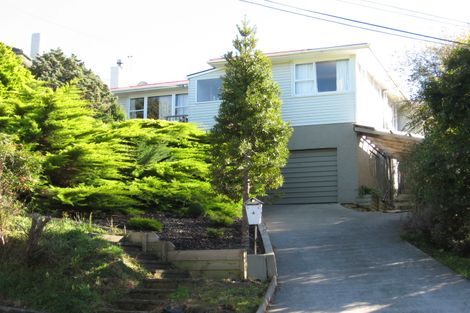 Photo of property in 4 Spenmoor Street, Newlands, Wellington, 6037