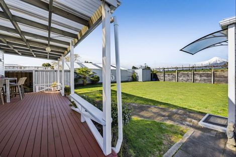 Photo of property in 2 Hurworth Road, Hurworth, New Plymouth, 4371