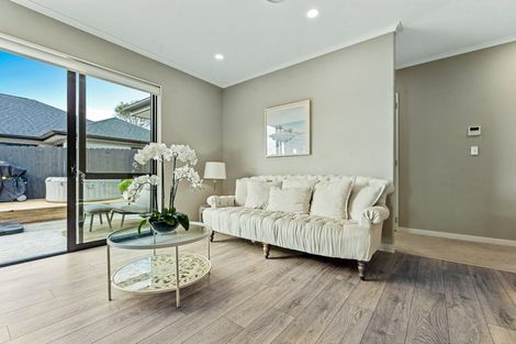 Photo of property in 63 Symes Drive, Red Beach, 0932