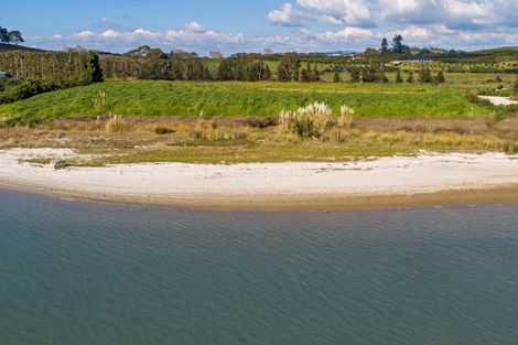 Photo of property in 23a Pahoia Beach Road, Whakamarama, 3172