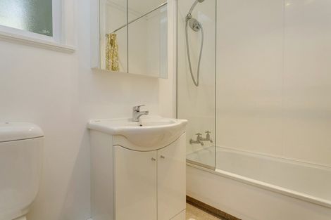 Photo of property in 17 Kereru Street, Two Mile Bay, Taupo, 3330