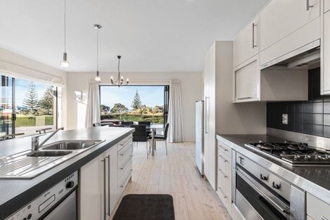 Photo of property in 102b Hinemoa Street, Whangamata, 3620