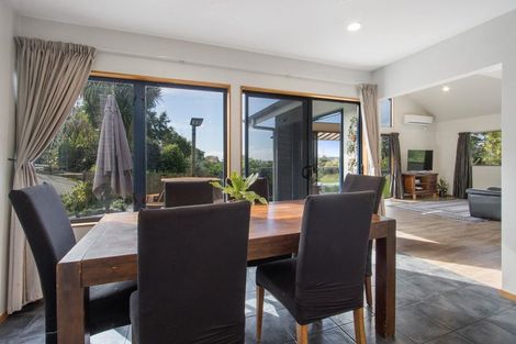 Photo of property in 28 Owen Place, Omokoroa, 3114