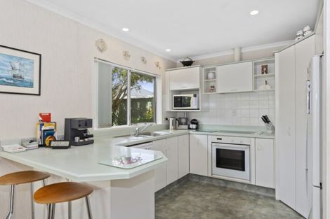 Photo of property in 2 Lasiandra Place, Mount Maunganui, 3116