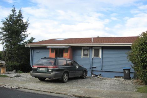 Photo of property in 33-33a Wynyard Crescent, Fernhill, Queenstown, 9300