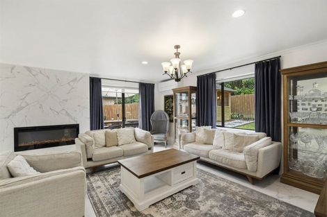 Photo of property in 22 Sunvista Avenue, Oteha, Auckland, 0632