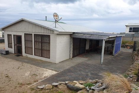 Photo of property in 38 Okiwa Terrace, Waiinu Beach, Whanganui, 4588
