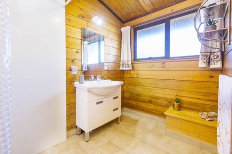 Photo of property in 8 Roband Crescent, Brown Owl, Upper Hutt, 5018