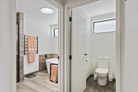 Photo of property in 10 Mackillop Way, Brooklands, New Plymouth, 4310