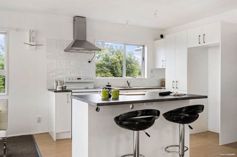 Photo of property in 1/35 Topliss Drive, Northcross, Auckland, 0632