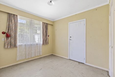 Photo of property in 2 Lowry Crescent, Stokes Valley, Lower Hutt, 5019