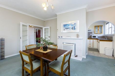 Photo of property in 10 Savage Crescent, Upper Hutt Central, Upper Hutt, 5018