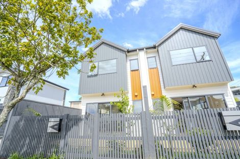 Photo of property in 3/81 Vodanovich Road, Te Atatu South, Auckland, 0610