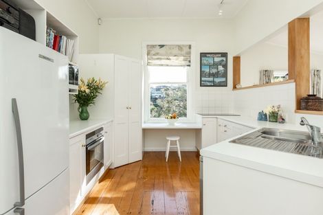 Photo of property in 43 May Avenue, Hospital Hill, Napier, 4110