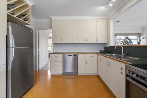 Photo of property in 9 Athlone Place, Hokowhitu, Palmerston North, 4410