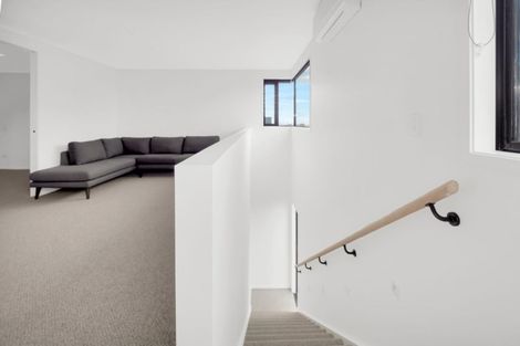 Photo of property in 11 Otira Place, Awapuni, Palmerston North, 4412