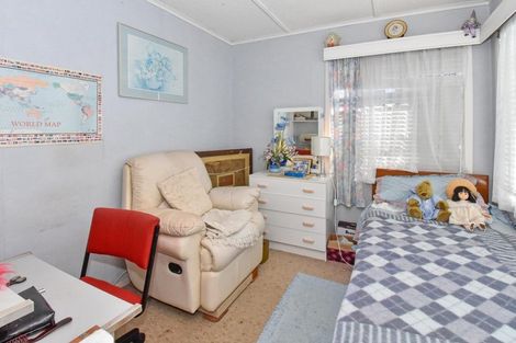 Photo of property in 51 Churchill Avenue, Manurewa, Auckland, 2102