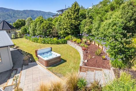 Photo of property in 41 Mount Marua Way, Timberlea, Upper Hutt, 5018
