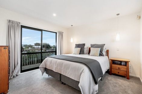 Photo of property in 10 Fenside Street, Waikanae Beach, Waikanae, 5036