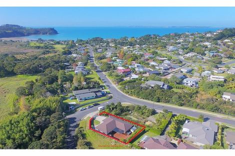 Photo of property in 38 Otanerua Road, Hatfields Beach, Orewa, 0931