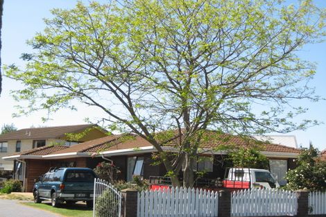 Photo of property in 40 Solomon Avenue, Redwood, Christchurch, 8051