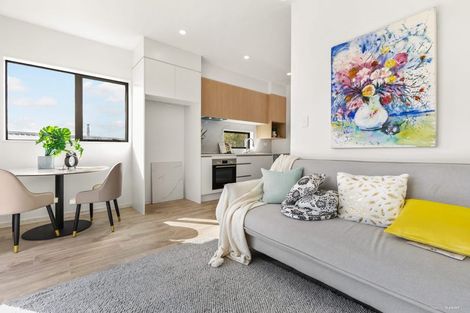 Photo of property in 4c Unsworth Drive, Unsworth Heights, Auckland, 0632