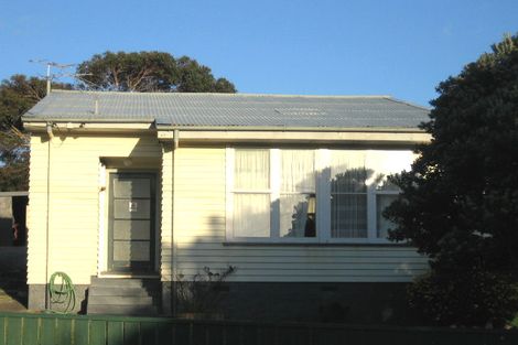 Photo of property in 35 Miranda Street, Cannons Creek, Porirua, 5024