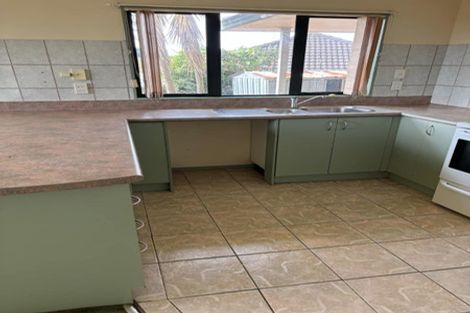 Photo of property in 14 Arrowsmith Drive, Clover Park, Auckland, 2019