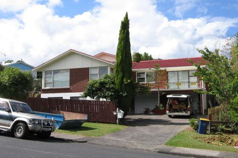 Photo of property in 74 La Rosa Street, Green Bay, Auckland, 0604