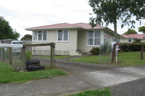 Photo of property in 21 Farnborough Crescent, Mangere, Auckland, 2022