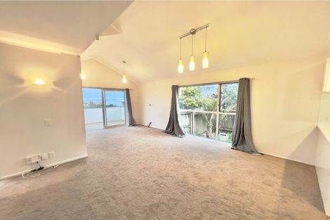 Photo of property in 1/25 Aotearoa Terrace, Murrays Bay, Auckland, 0630