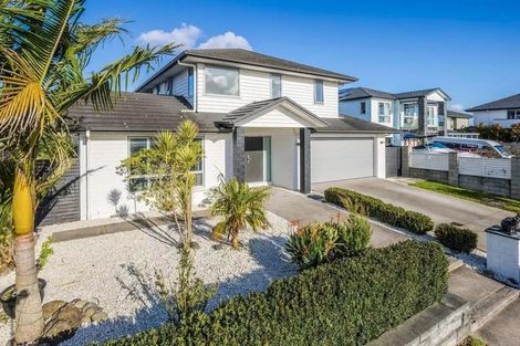 Photo of property in 6 Milano Boulevard, Karaka, Papakura, 2113