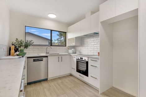 Photo of property in 2/83 Gloucester Road, Mount Maunganui, 3116