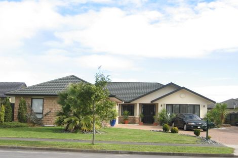 Photo of property in 11 Crannich Place, Wattle Downs, Auckland, 2103