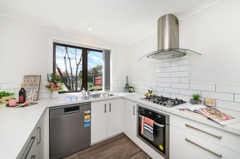 Photo of property in 20 Colonial Place, Kelvin Grove, Palmerston North, 4414