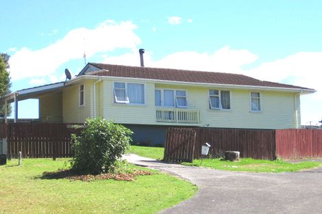 Photo of property in 15 Holmes Drive, West Harbour, Auckland, 0618
