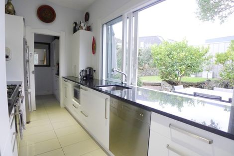 Photo of property in 43 Rawhiti Road, One Tree Hill, Auckland, 1061