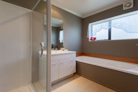 Photo of property in 7 Central Park, Paraparaumu Beach, Paraparaumu, 5032